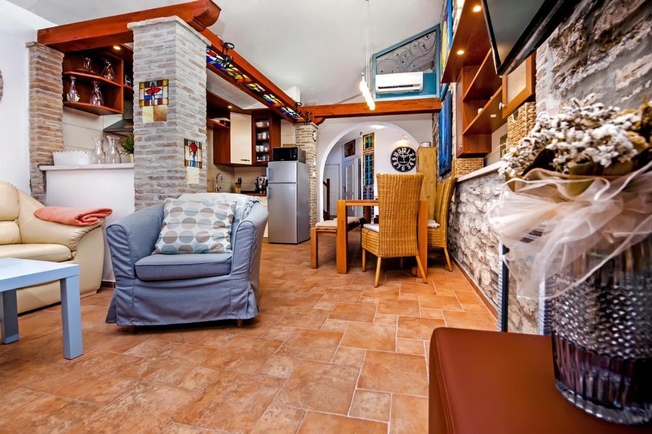 "Art House" Rovinj-Holiday, Holiday Home To Rent โรวินสโก เซโล ภายนอก รูปภาพ