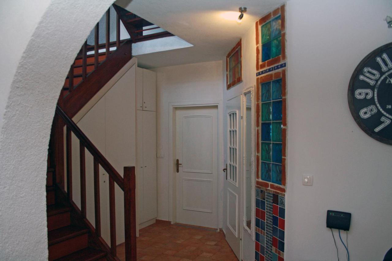 "Art House" Rovinj-Holiday, Holiday Home To Rent โรวินสโก เซโล ภายนอก รูปภาพ
