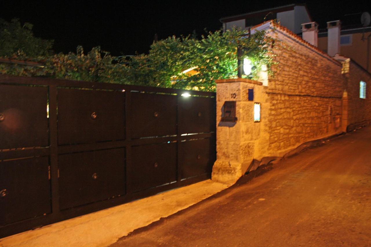 "Art House" Rovinj-Holiday, Holiday Home To Rent โรวินสโก เซโล ภายนอก รูปภาพ