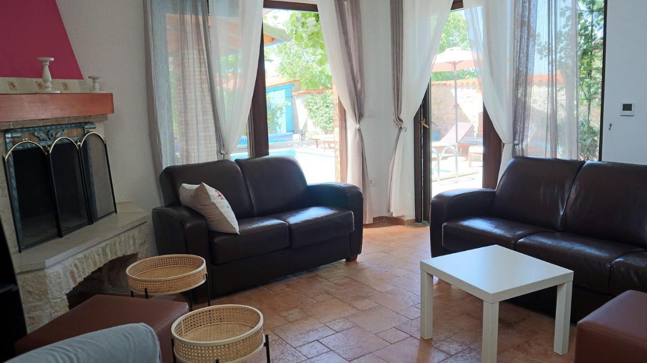 "Art House" Rovinj-Holiday, Holiday Home To Rent โรวินสโก เซโล ภายนอก รูปภาพ