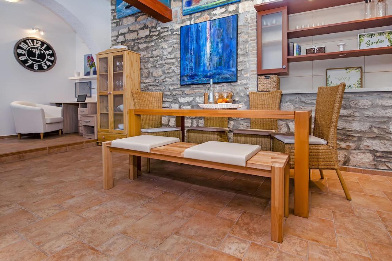 "Art House" Rovinj-Holiday, Holiday Home To Rent โรวินสโก เซโล ภายนอก รูปภาพ